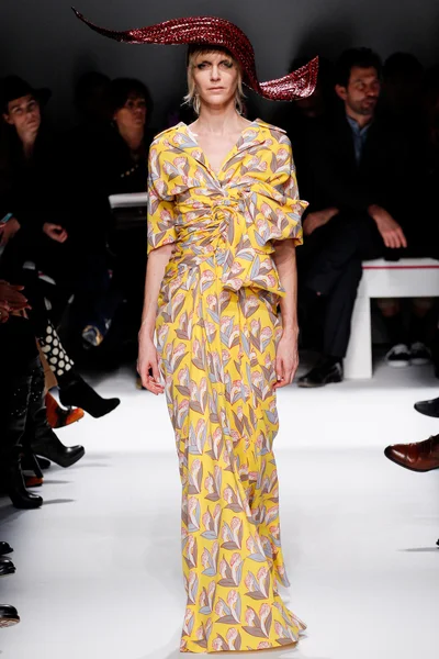 Look 17